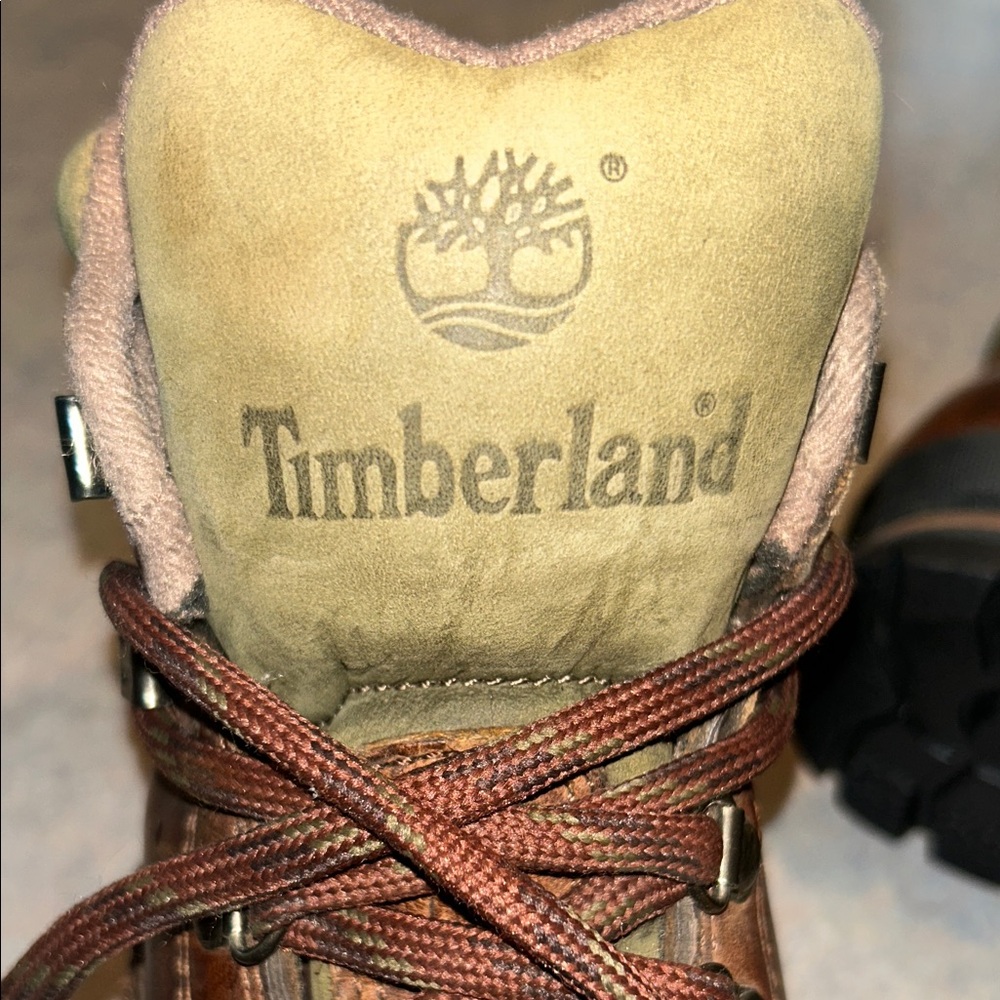 Vintage Timberland Dark Brown Leather Boots. Wore a few times. - Picture 6 of 8